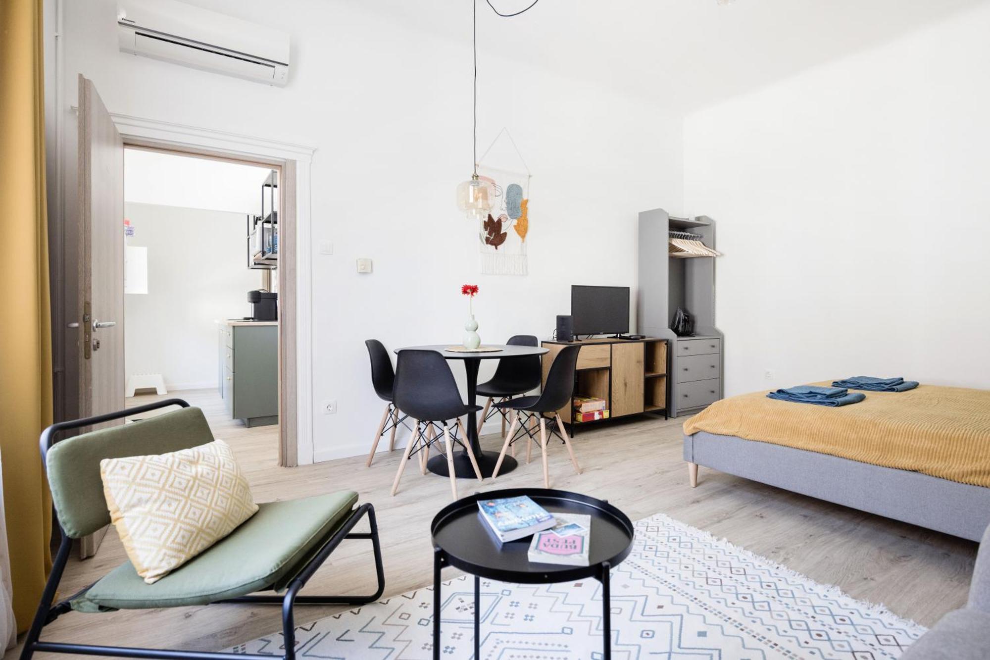 Stylish And Colourful Apartment In The City Centre 부다페스트 외부 사진