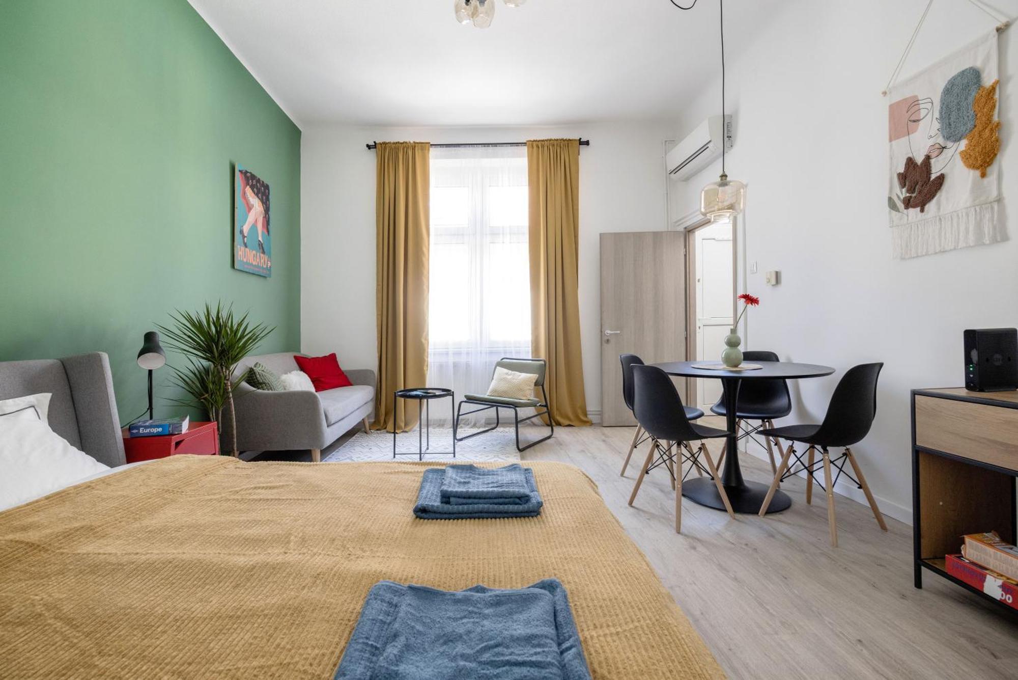 Stylish And Colourful Apartment In The City Centre 부다페스트 외부 사진